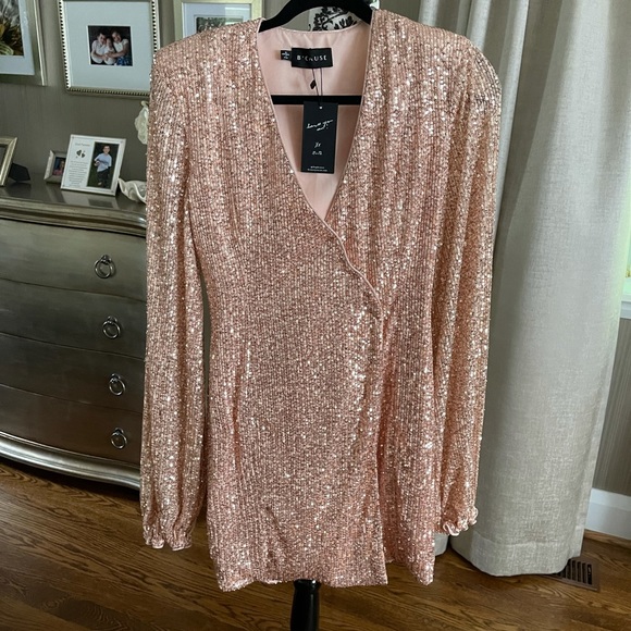 NWT Rose Gold Sequinned Party Dress Size XS (0-2) - Picture 2 of 6